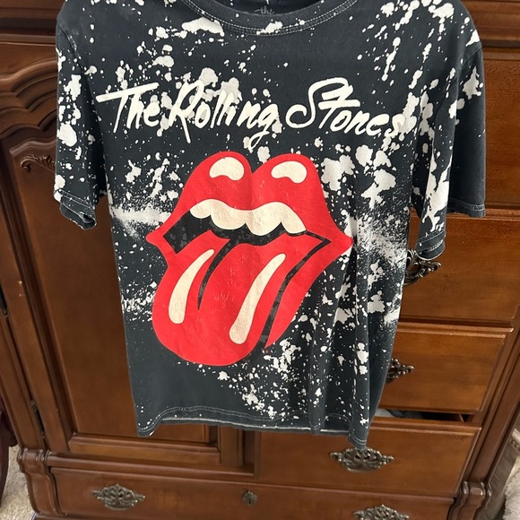 The Rolling Stones Kids Black and Red Graphic T-Shirt - Picture 3 of 8